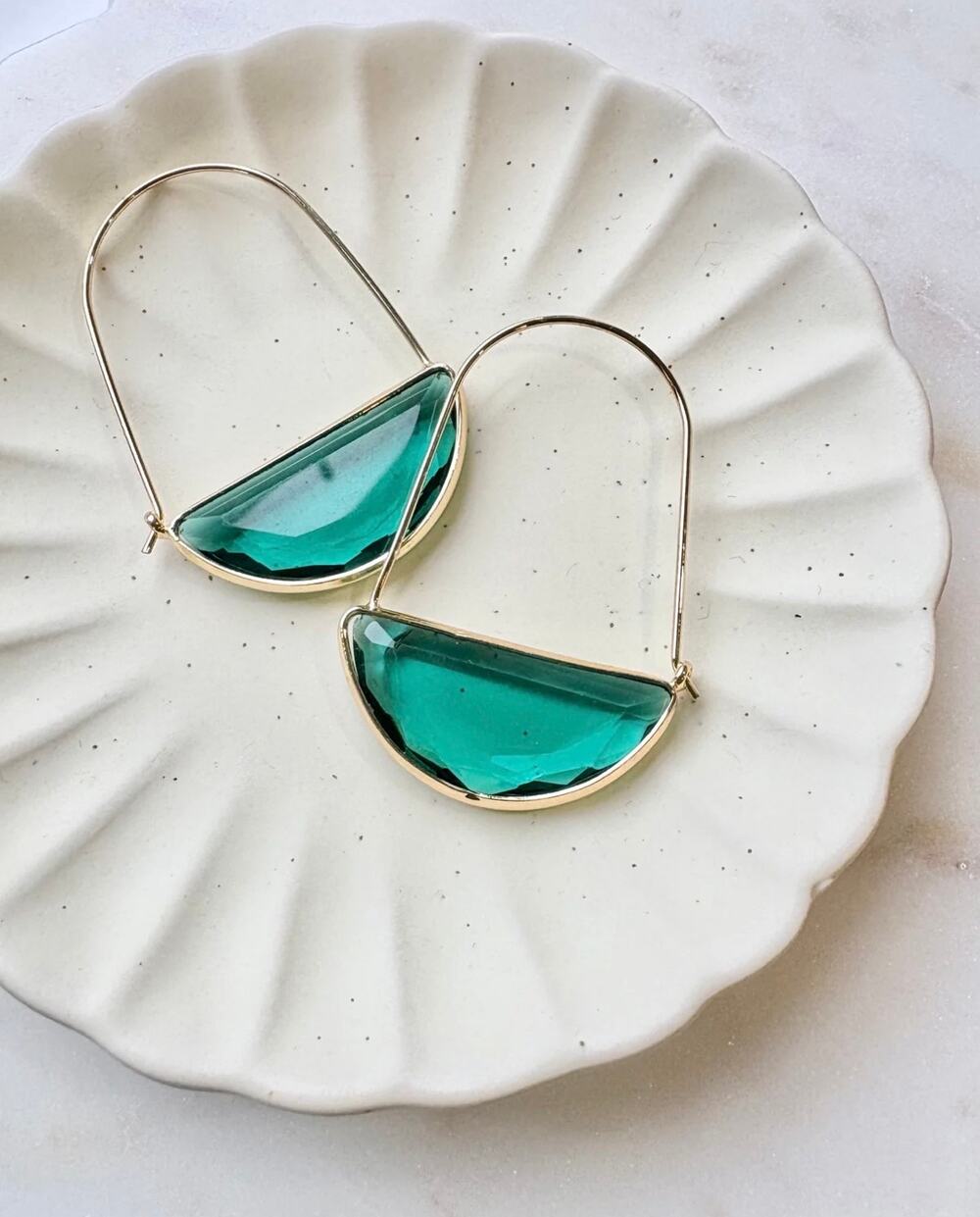 Anthropologie green 24k gold plated green glass vintage inspired drop earrings